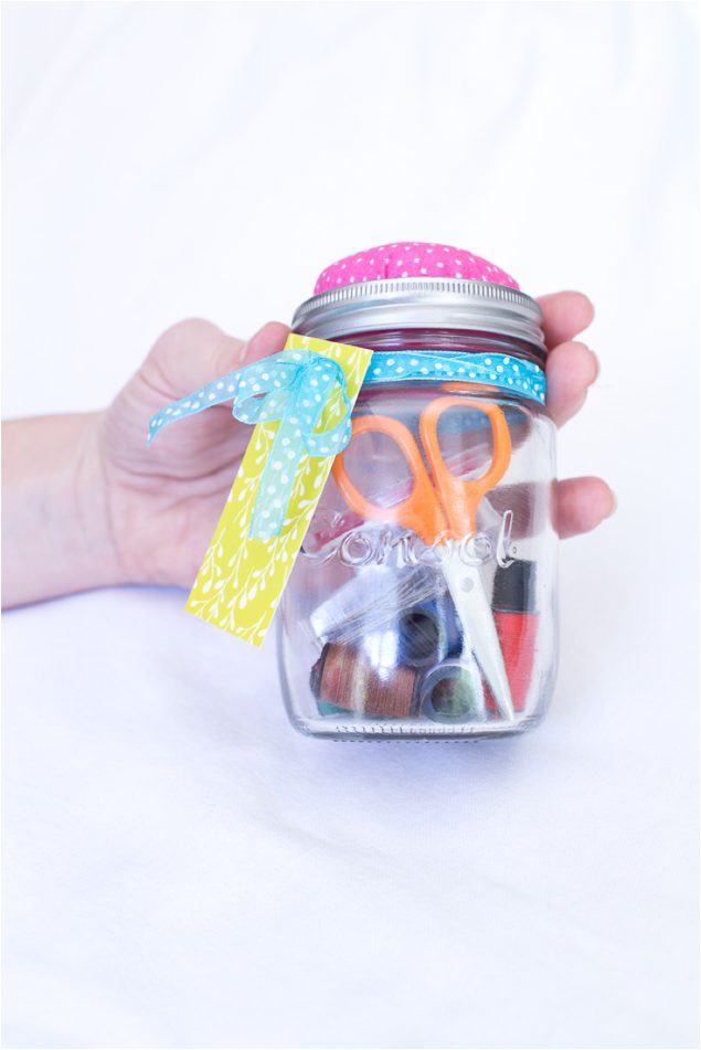 Mason Jar sewing kit tutorial