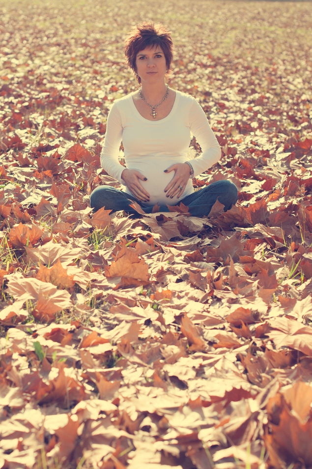 autumn maternity photo shoot