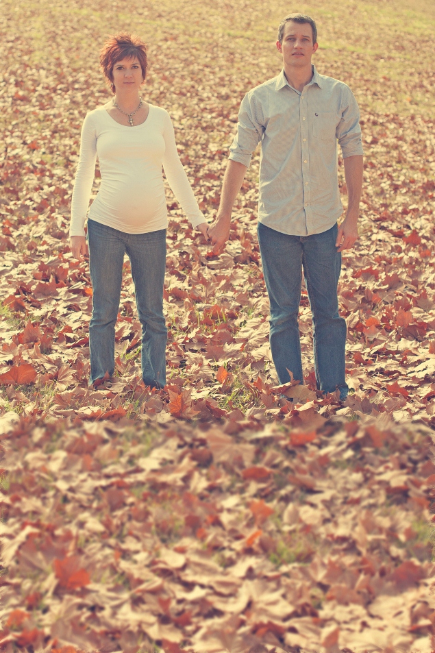 autumn maternity photo shoot