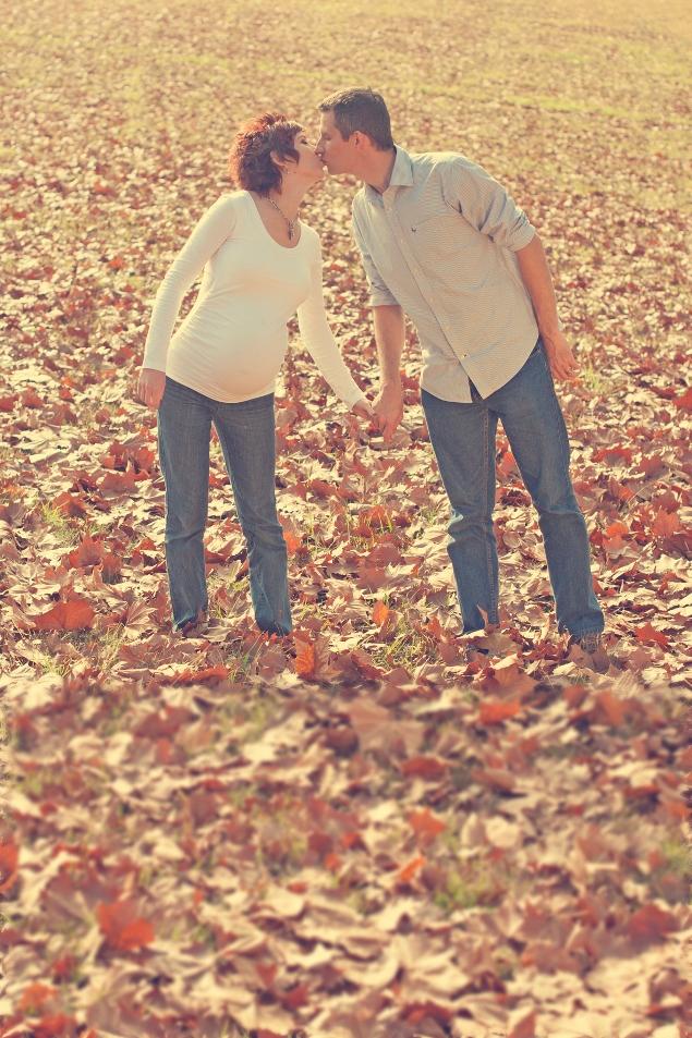 autumn maternity photo shoot