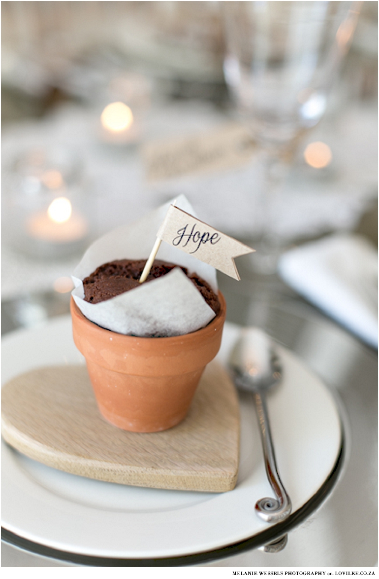 Chocolate upcakes in teracotta pots