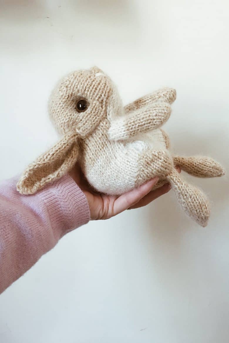 How to knit a bunny rabbit – free pattern & tutorial by From Britain with Love