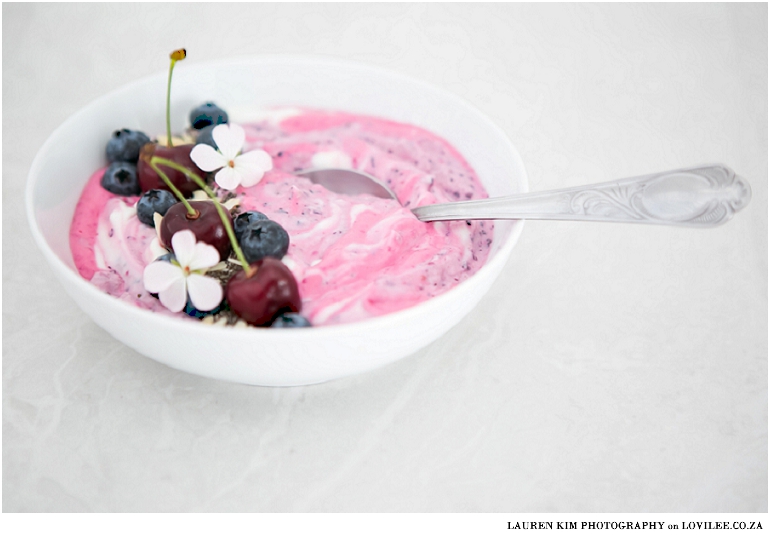 Colour happy smoothie breakfast bowl