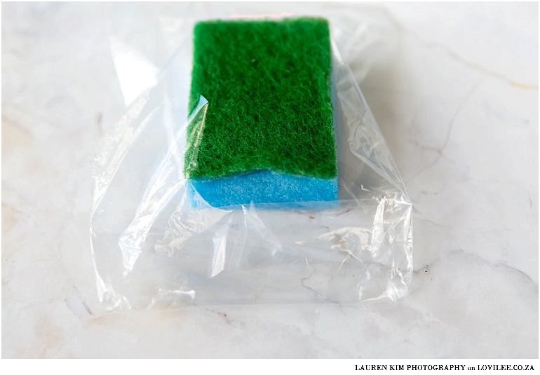 DIY sponge freezer packs