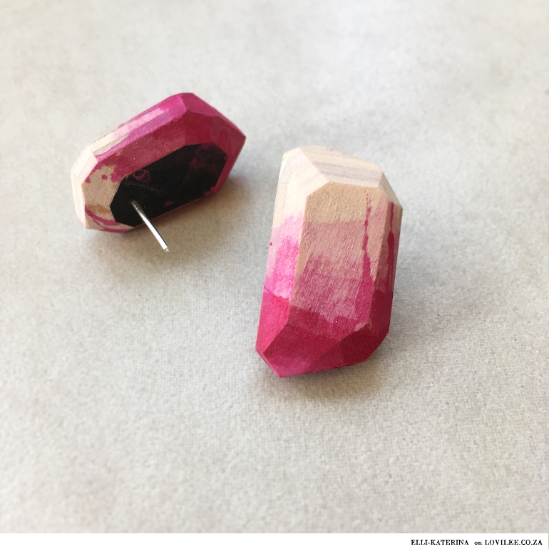 Elli Katerina pink wooden earrings