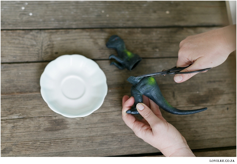 Dinosaur DIY cake stand