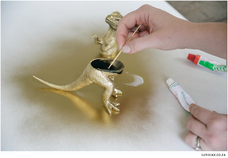 Dinosaur DIY cake stand