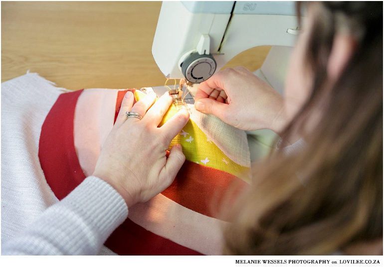 How to sew a zippered pillow cover for a pair of rainbow cushions ⋒