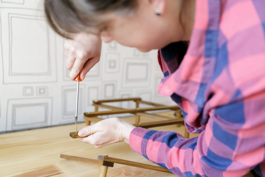 Make your own DIY Vintage Accordion Wall Rack